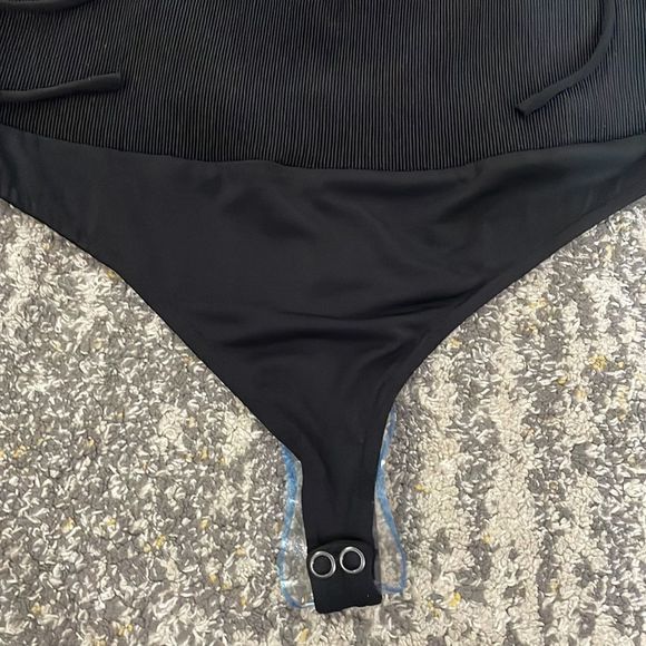 Tularosa size M black ribbed bodysuit with lace up front NEW - Picture 5 of 15